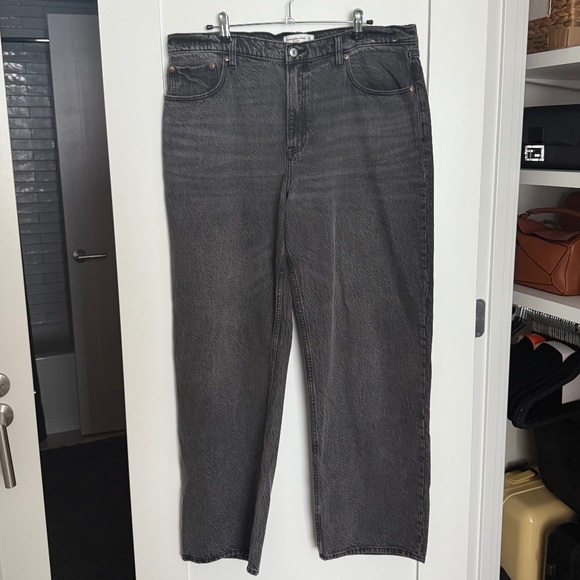 Abercrombie High Rise Loose Jean - Dark Grey - Picture 2 of 4